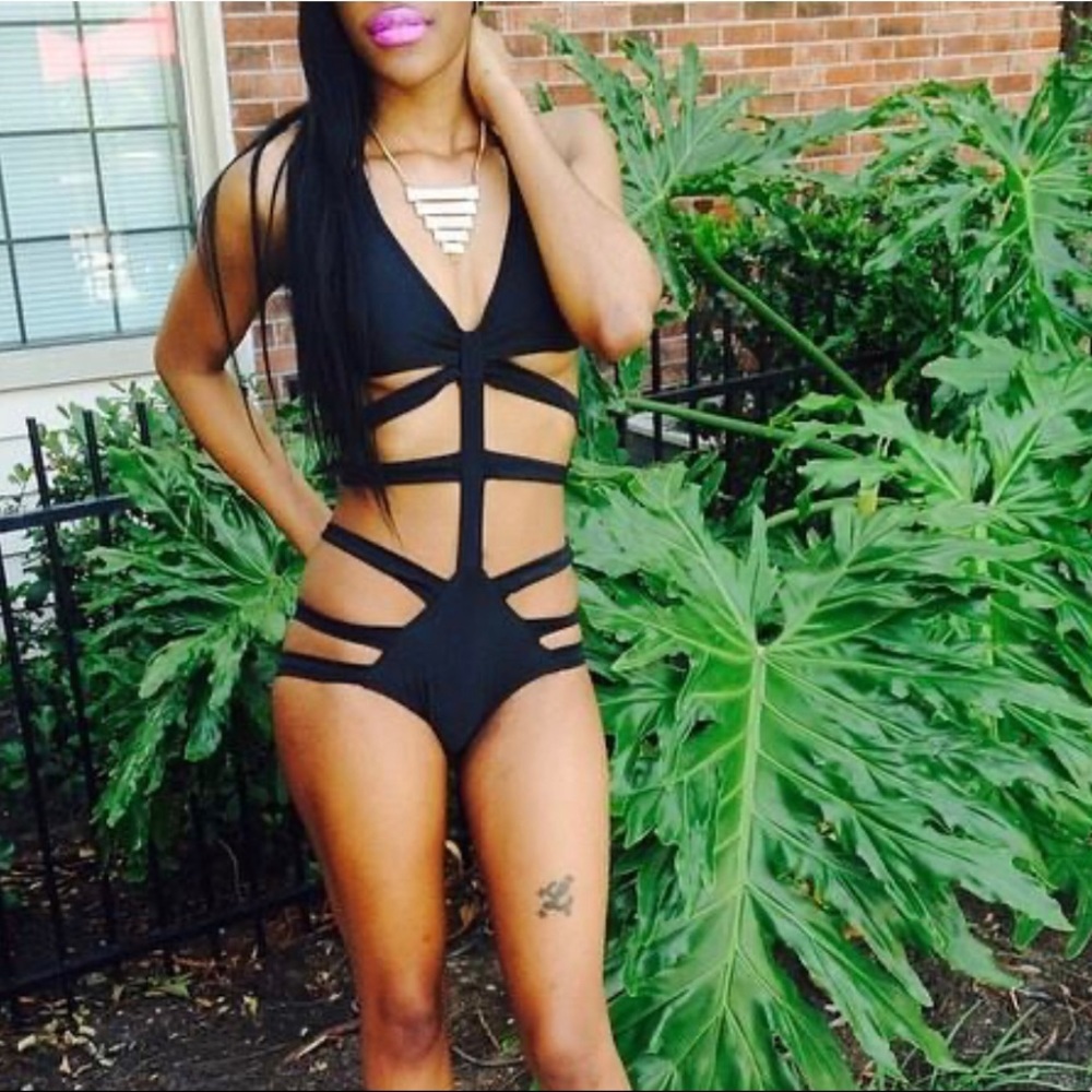 Black Swimsuit size S,M,L